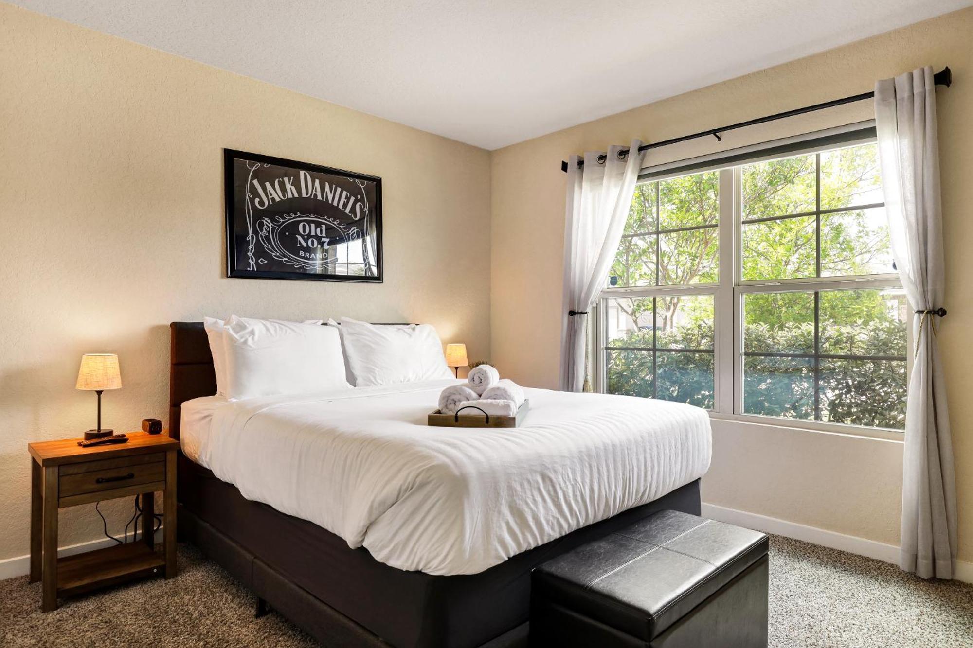 Speakeasy - A Birdy Vacation Rental San Antonio Exterior photo